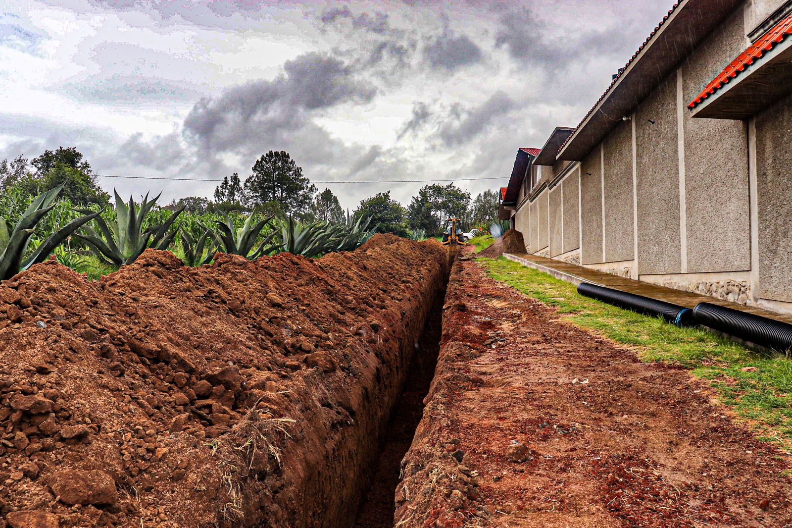 Gobierno de Tzompantepec amplía red de drenaje sanitario y rehabilita red de agua potable